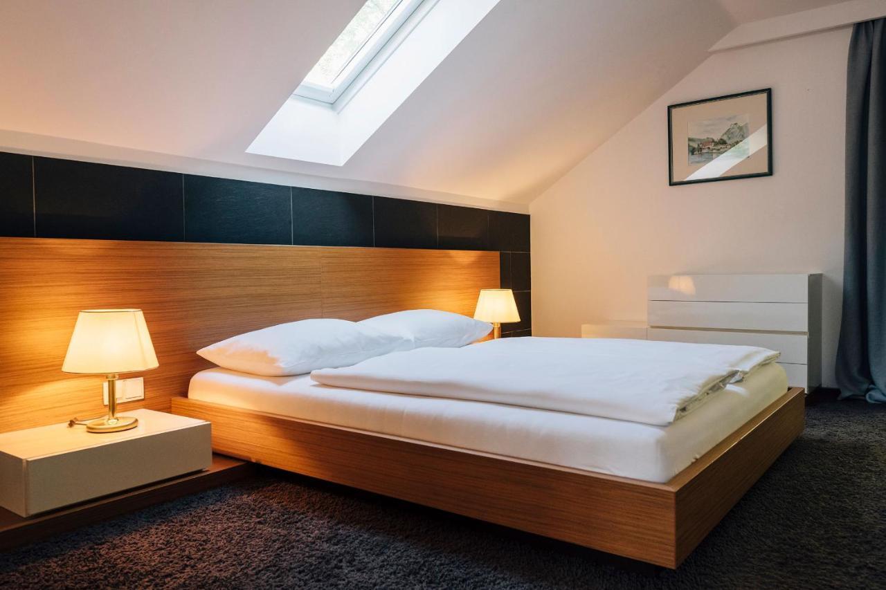Private Suites Traunkirchen Extérieur photo